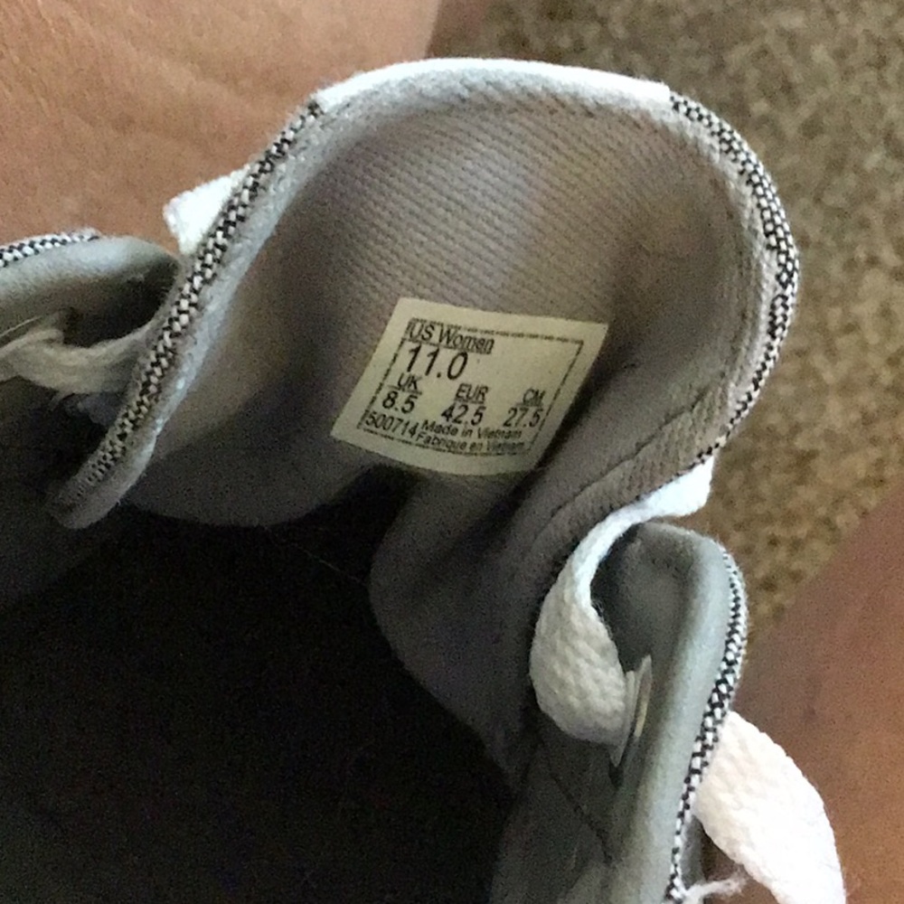 Vans Classic Gray and White Canvas Shoes - Picture 7 of 7